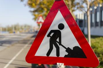 Baustart für barrierefreie Bushaltestellen vor der Post